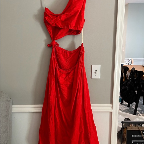 FARM Rio One-Shoulder Red Dress - Picture 3 of 3